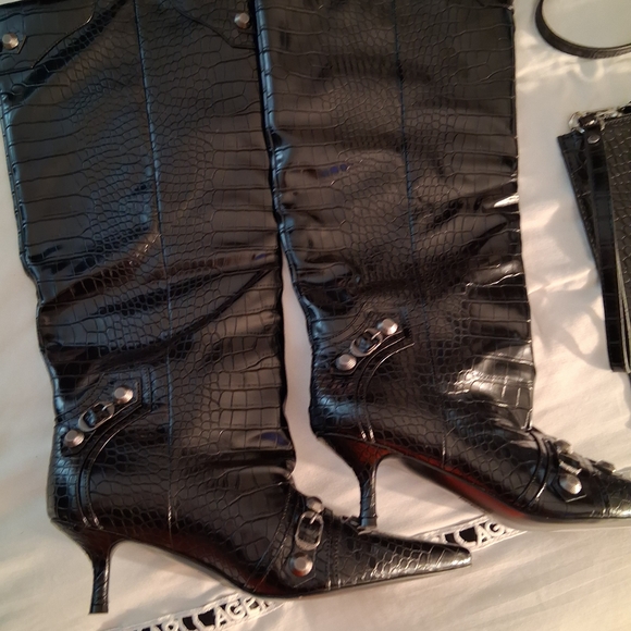 Boots Are NEW W/O Tags. Black Croc-Embossed Boots and Bag Set - Picture 3 of 8
